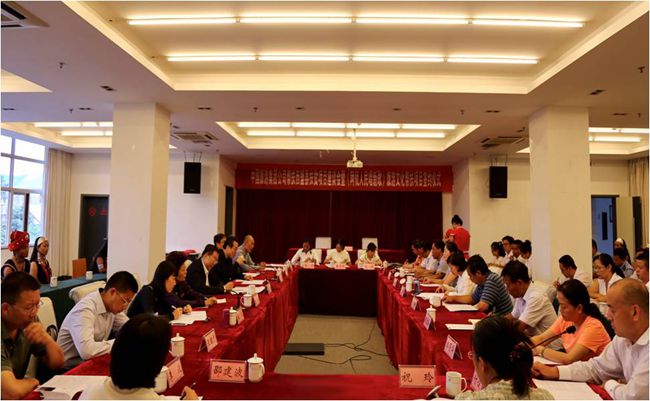 集團(tuán)張學(xué)武董事長赴西盟、孟連開展定點(diǎn)扶貧調(diào)研工作（圖）