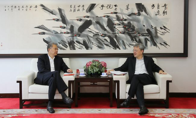 萬敏董事長、姜巖總經(jīng)理會見光大集團(tuán)董事長李曉鵬一行（圖）