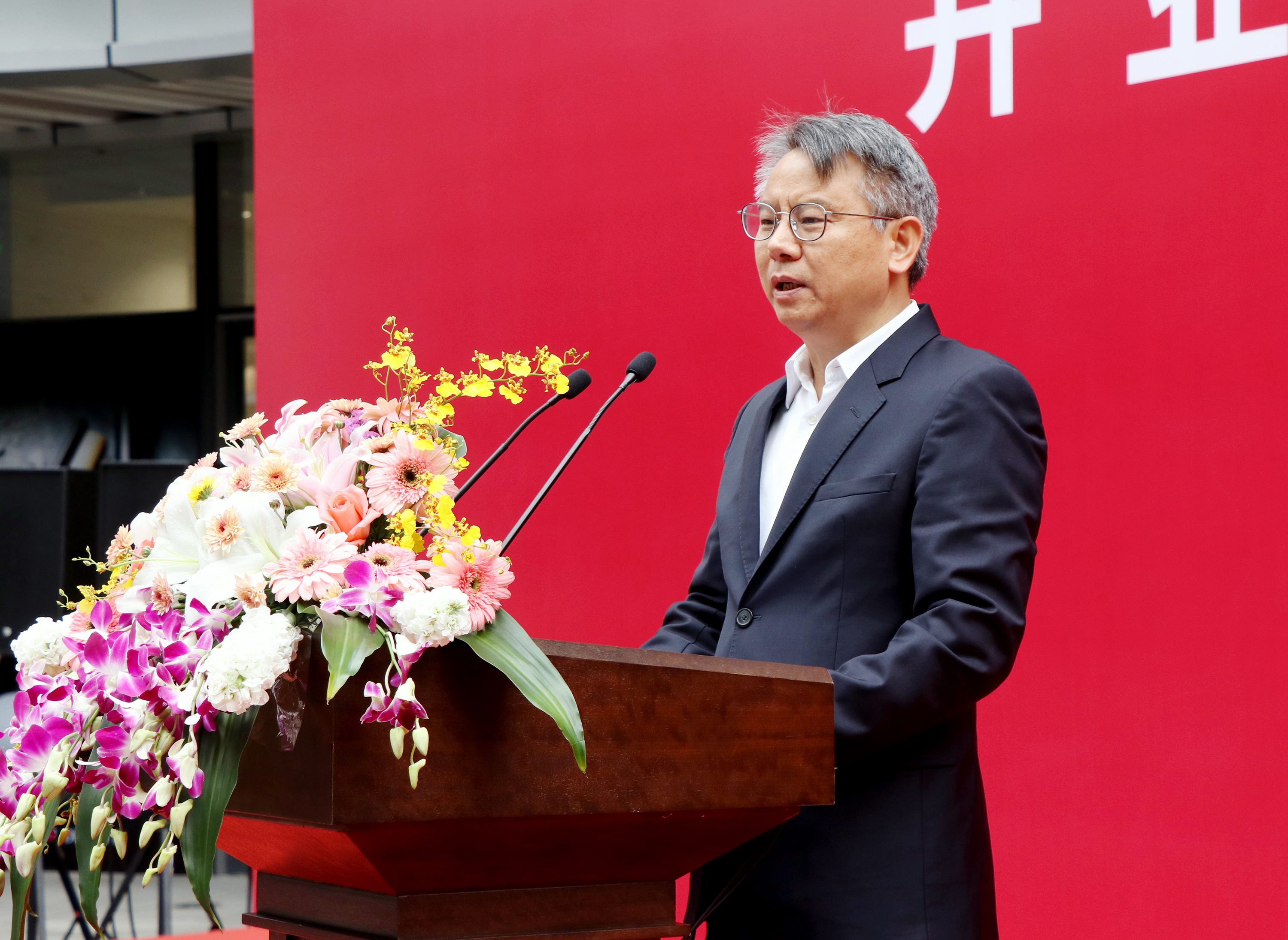 2、海南省政府劉平治副省長(zhǎng).jpg