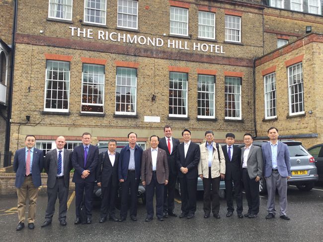 集團(tuán)董事會(huì)成員考察英國(guó)酒店項(xiàng)目（圖）